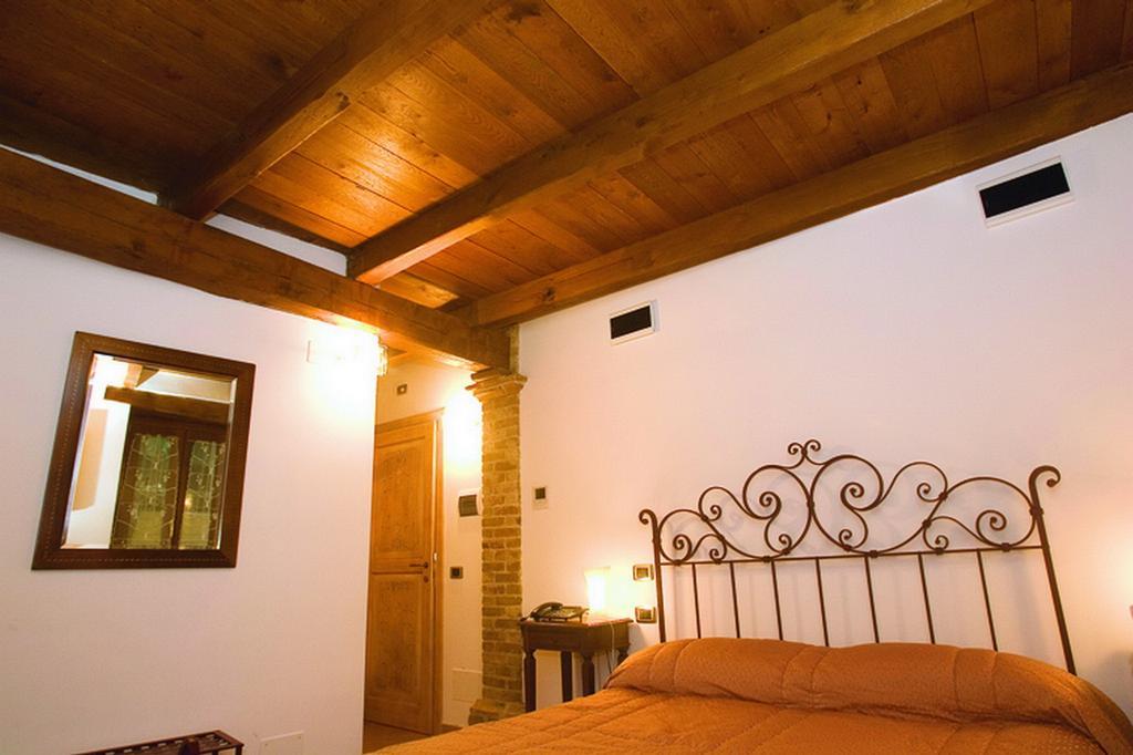 B&B La Torretta Sul Borgo Гроттамаре Экстерьер фото