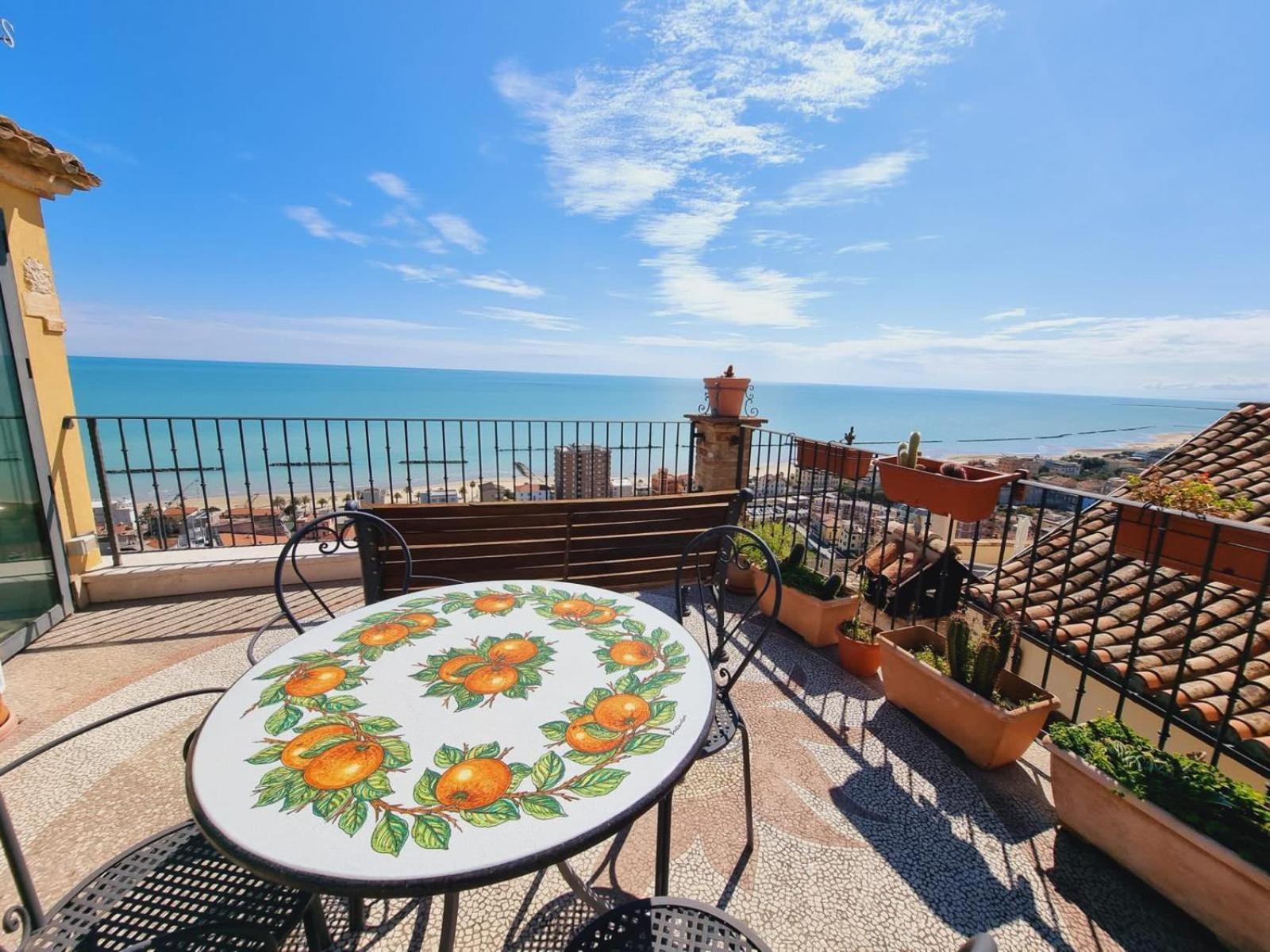 B&B La Torretta Sul Borgo Гроттамаре Экстерьер фото